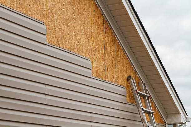 Professional Siding Contractor technician working in Welcome, NC